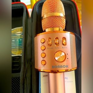 Brand new! Wireless microphone 🎤